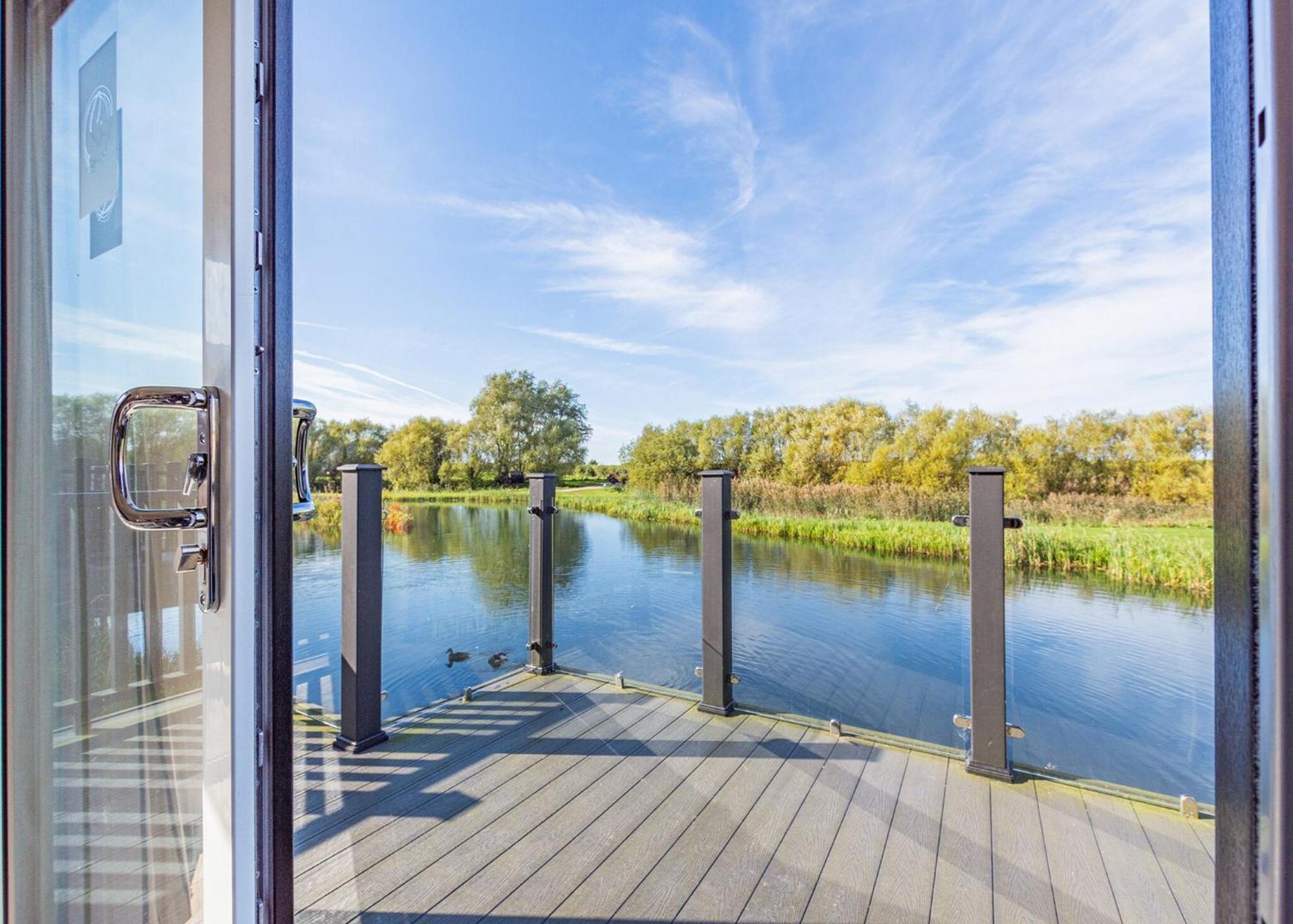 Waterside Hambleton Lakeside Lodges Poulton-le-Fylde Dış mekan fotoğraf