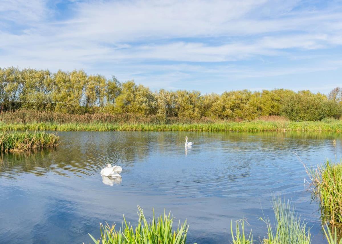 Waterside Hambleton Lakeside Lodges Poulton-le-Fylde Dış mekan fotoğraf