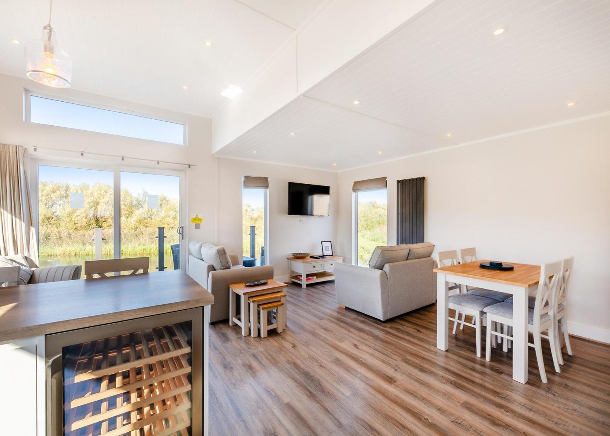Waterside Hambleton Lakeside Lodges Poulton-le-Fylde Oda fotoğraf